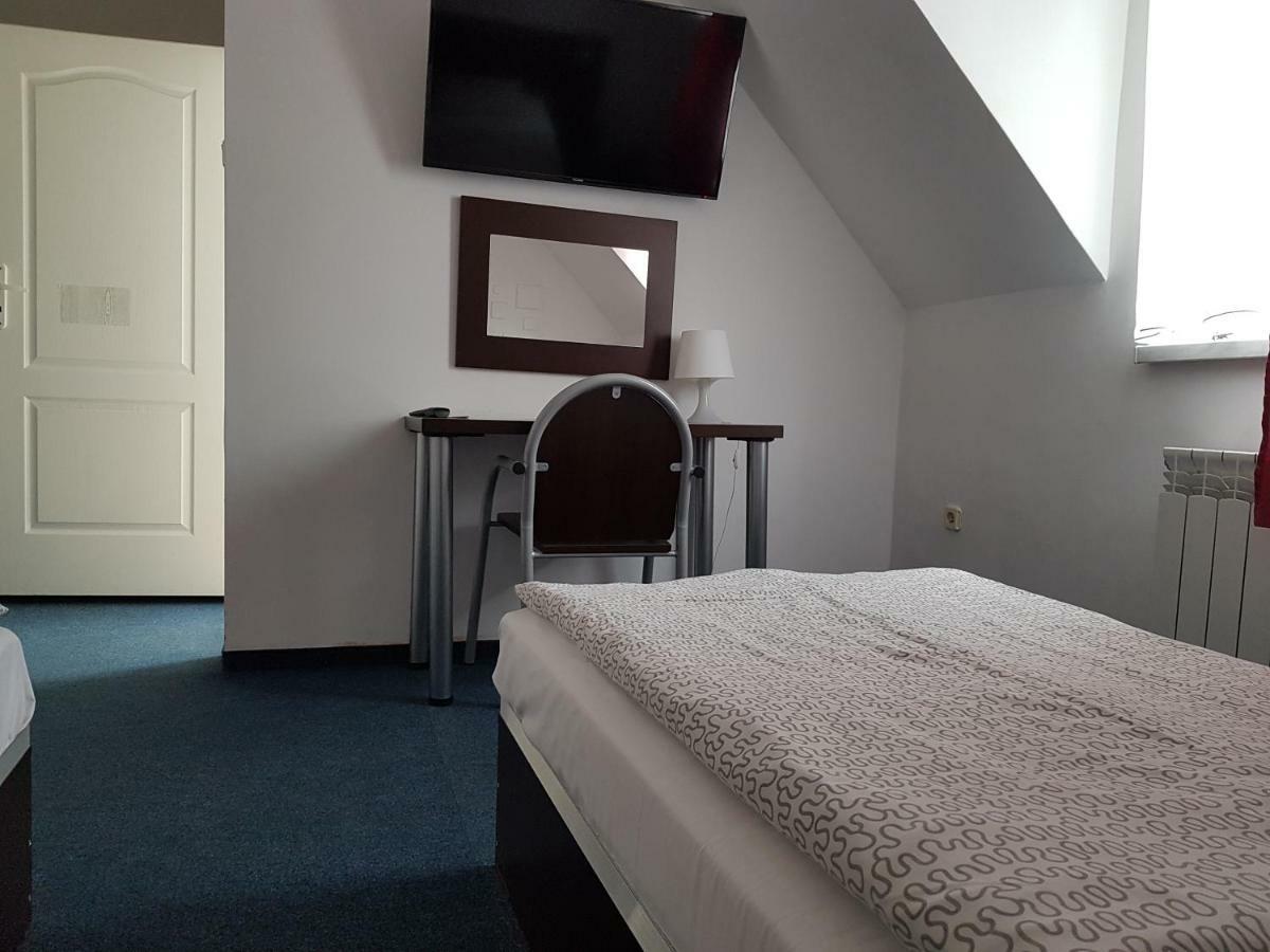 Hotelik Pod Baranami Siechnice Екстериор снимка